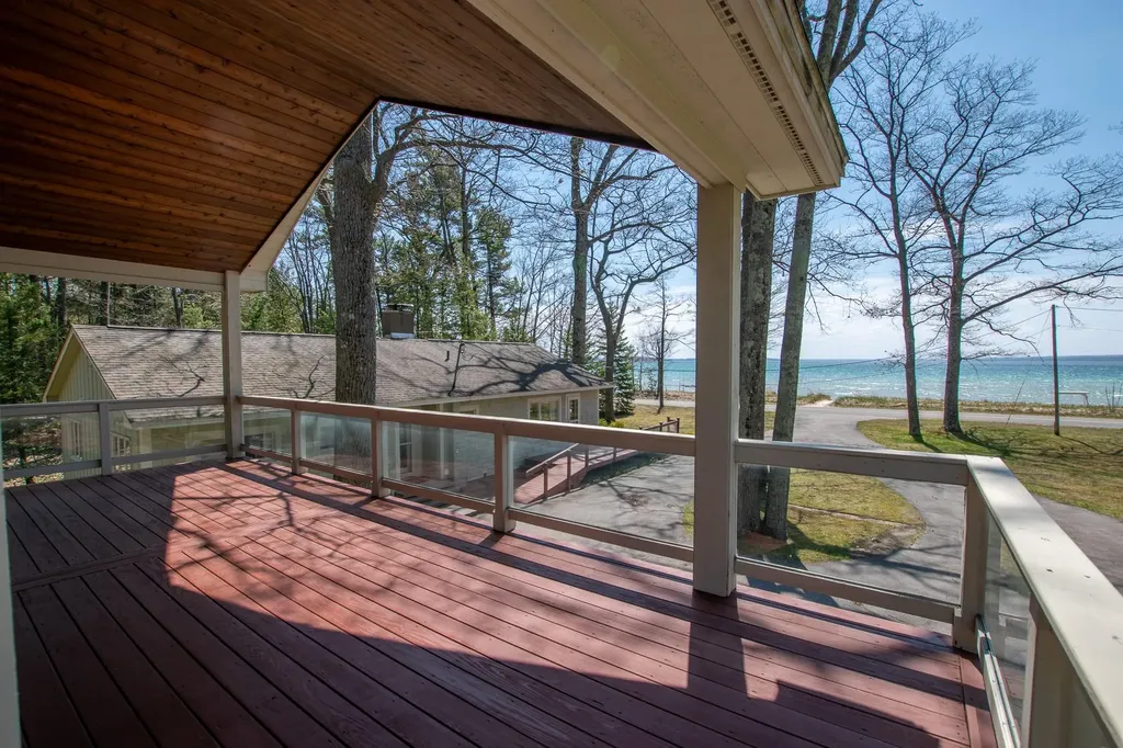 3784 S Lee Point Road Bingham Township MI 49682