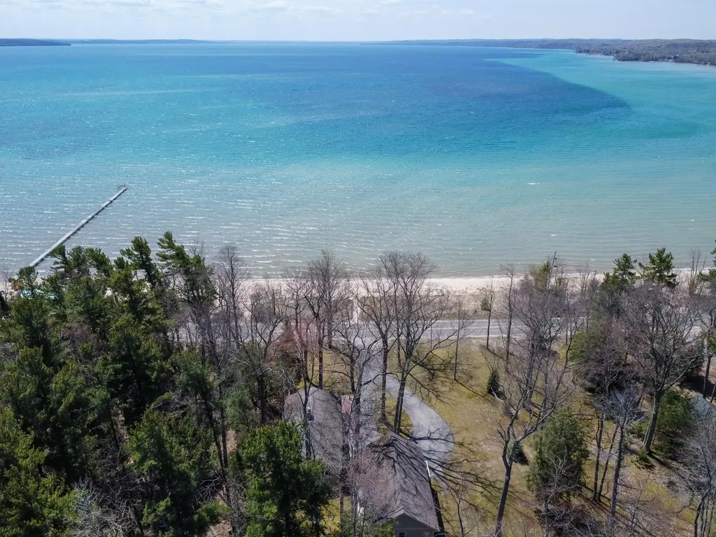 3784 S Lee Point Road Bingham Township MI 49682