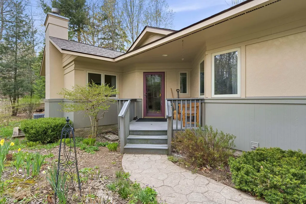 12055 S Woodwinds Circle Elmwood Charter Township MI 49684