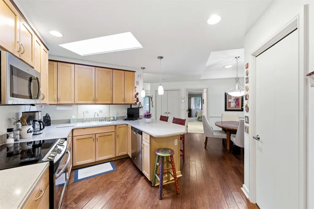12055 S Woodwinds Circle Elmwood Charter Township MI 49684