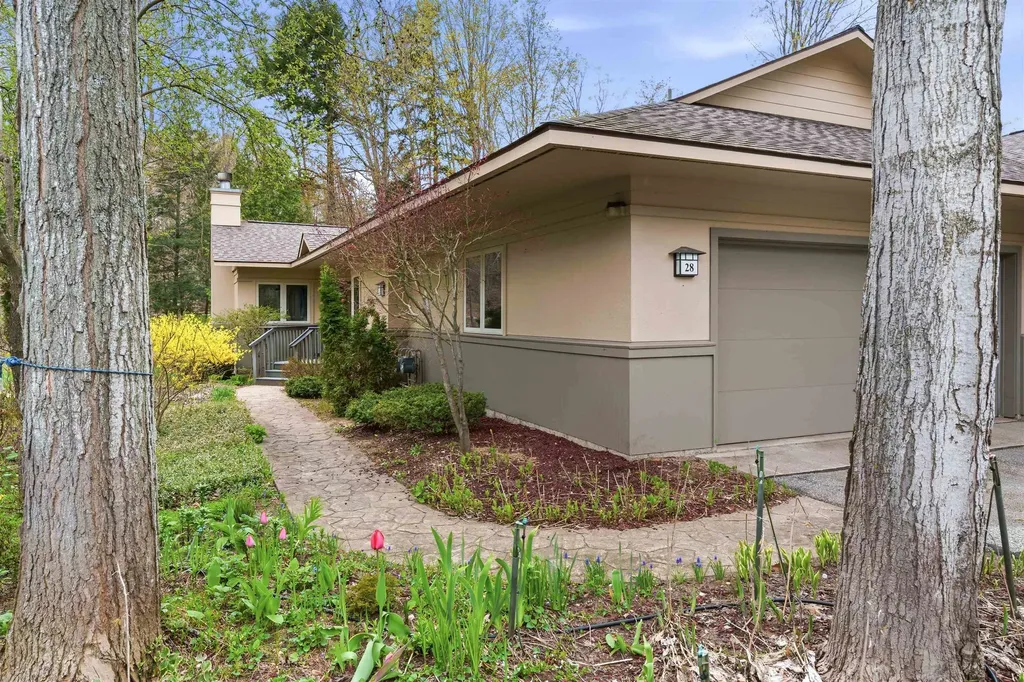 12055 S Woodwinds Circle Elmwood Charter Township MI 49684