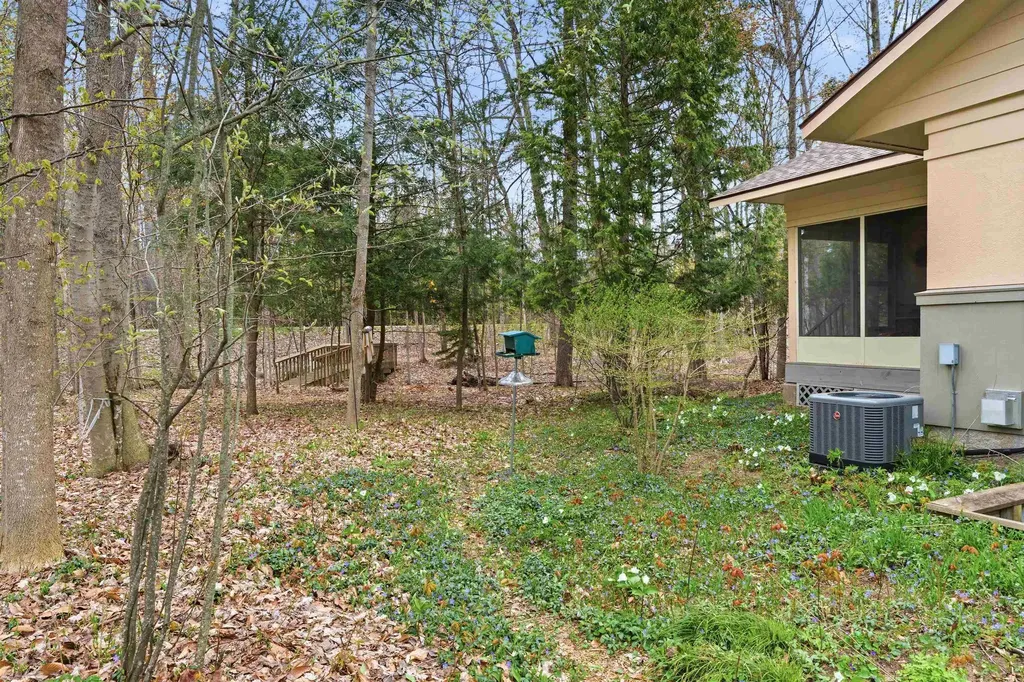 12055 S Woodwinds Circle Elmwood Charter Township MI 49684