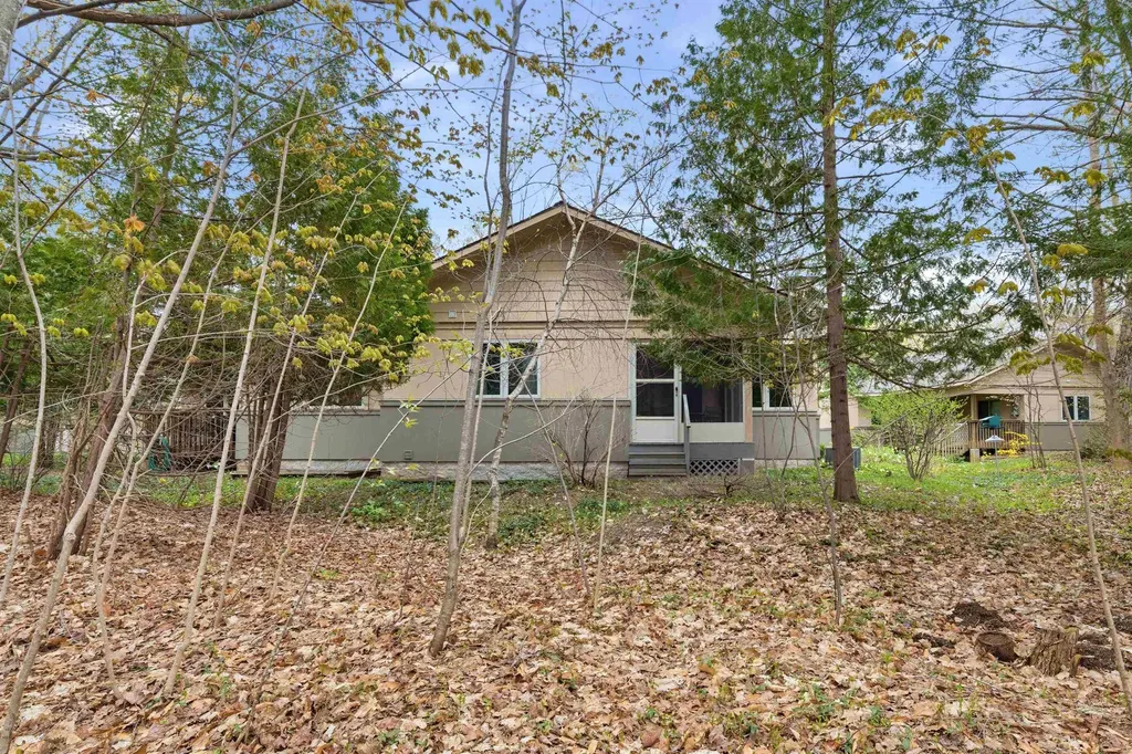 12055 S Woodwinds Circle Elmwood Charter Township MI 49684