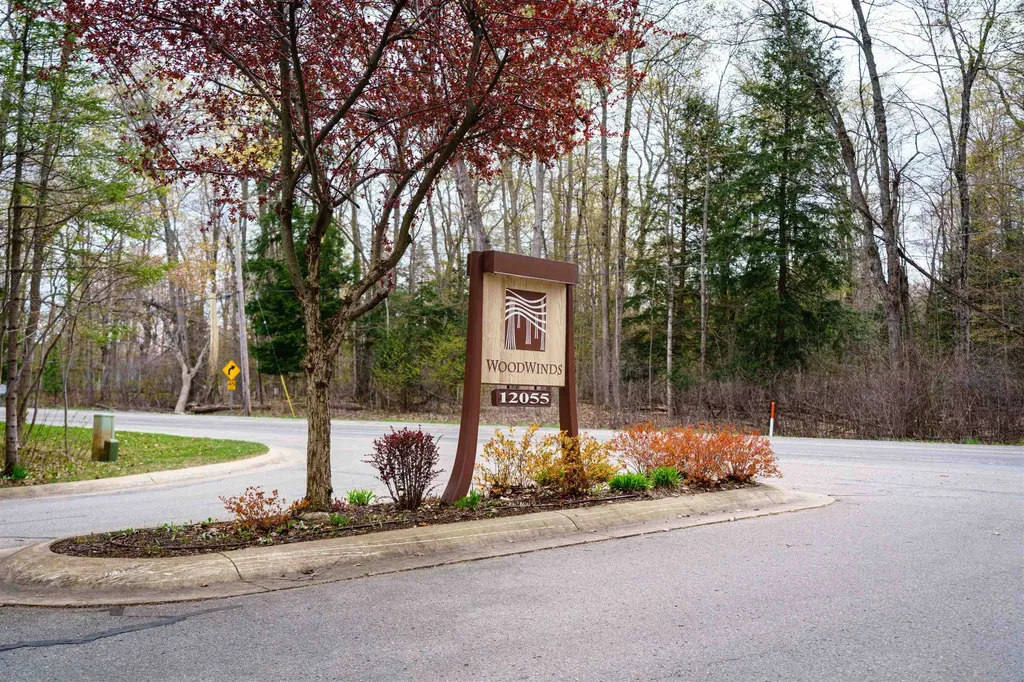 12055 S Woodwinds Circle Elmwood Charter Township MI 49684