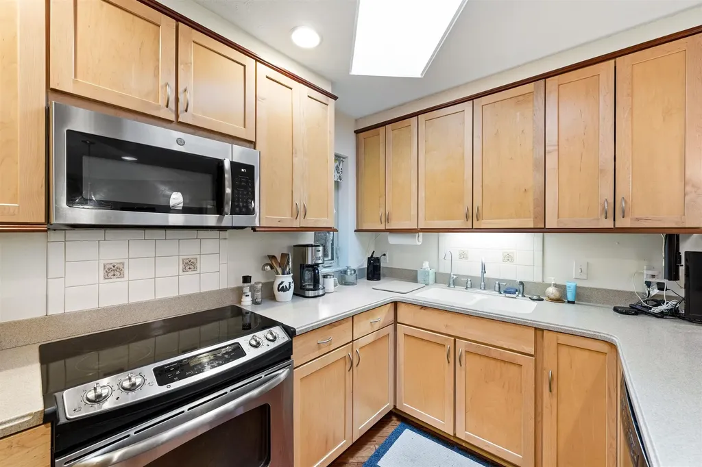 12055 S Woodwinds Circle Elmwood Charter Township MI 49684