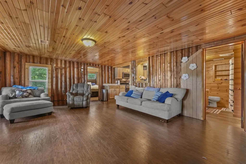 7504 W Dakota Trail Caldwell Township MI 49651