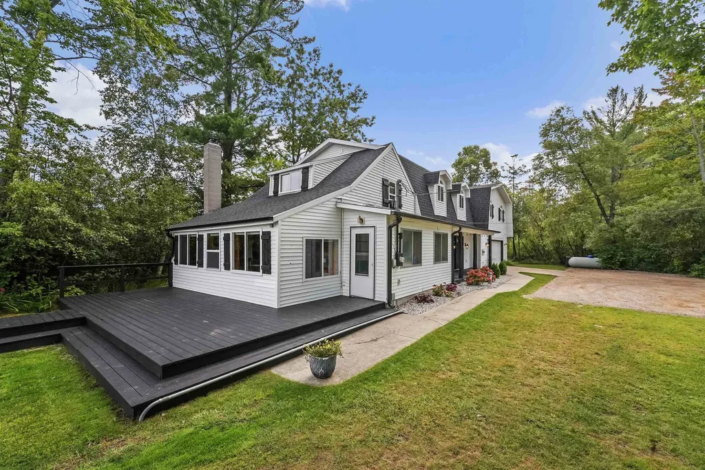 7504 W Dakota Trail Caldwell Township MI 49651