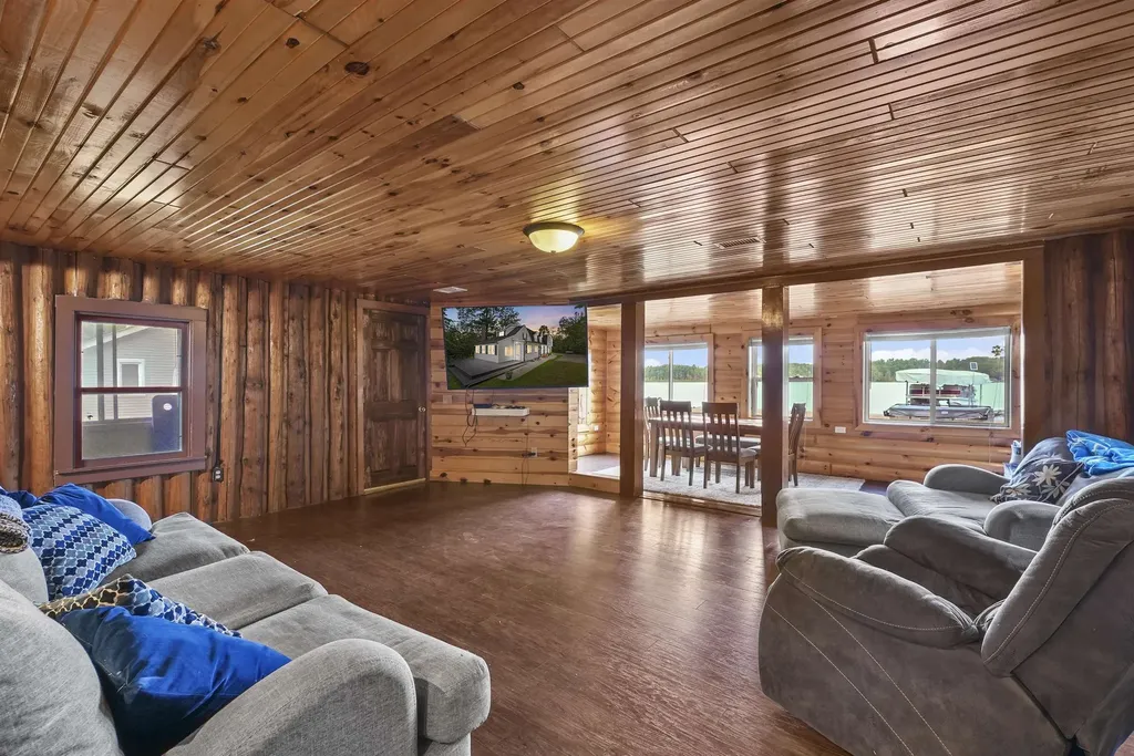 7504 W Dakota Trail Caldwell Township MI 49651
