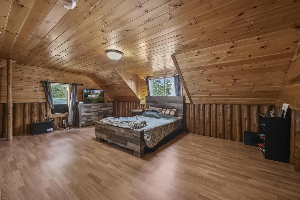 7504 W Dakota Trail Caldwell Township MI 49651