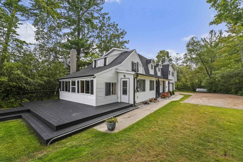 7504 W Dakota Trail Caldwell Township MI 49651