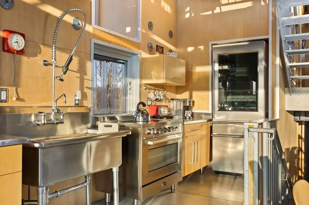 7452 N Manitou Trail Leelanau Township MI 49670