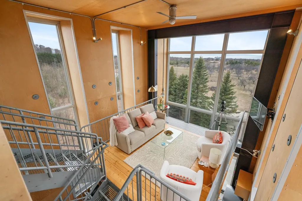 7452 N Manitou Trail Leelanau Township MI 49670