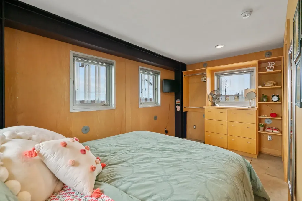 7452 N Manitou Trail Leelanau Township MI 49670
