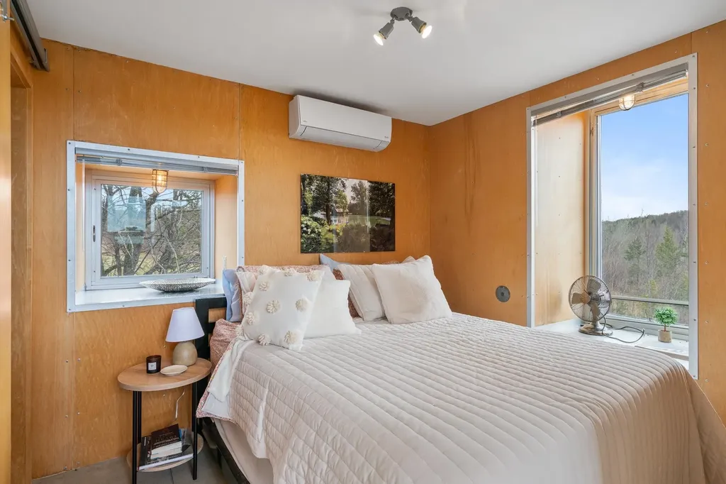 7452 N Manitou Trail Leelanau Township MI 49670