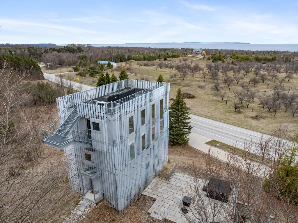 7452 N Manitou Trail Leelanau Township MI 49670