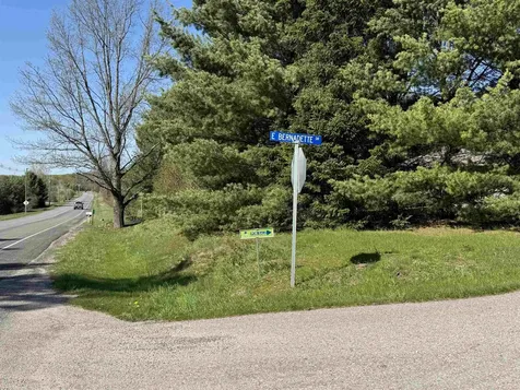 7877 E Bernadette Drive Suttons Bay Township MI 49682