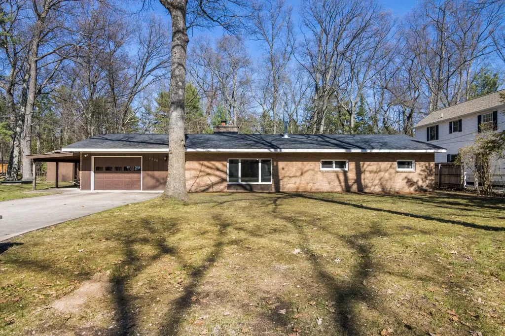7736 NW Ladd Drive Clearwater Township MI 49676