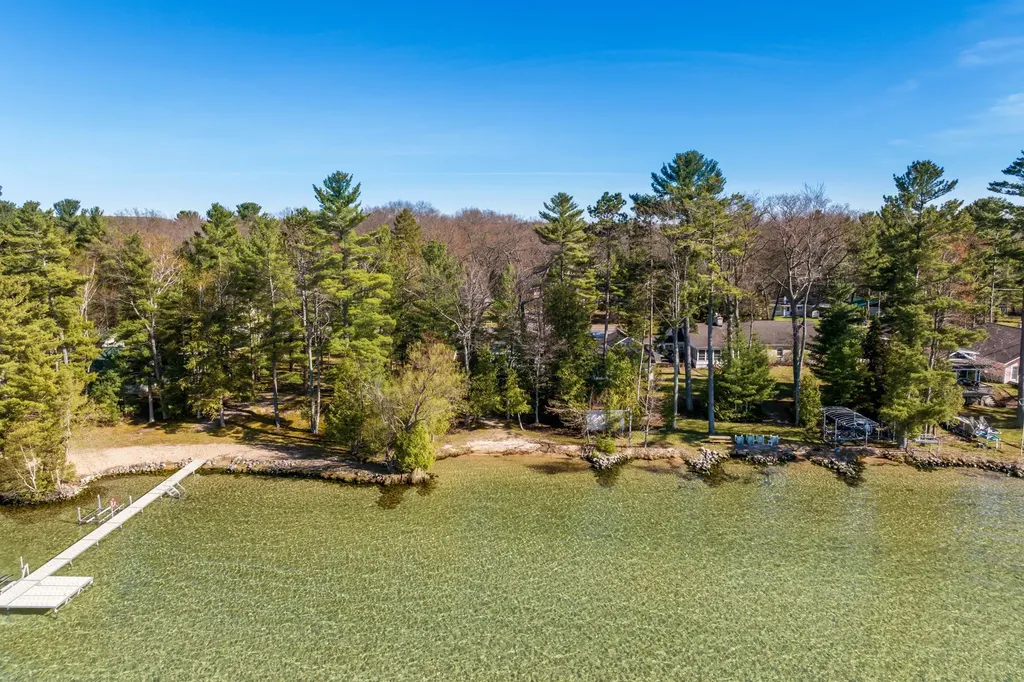 7736 NW Ladd Drive Clearwater Township MI 49676