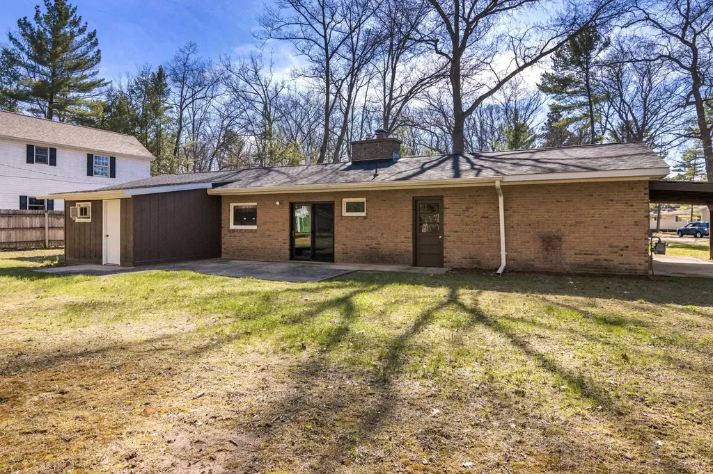 7736 NW Ladd Drive Clearwater Township MI 49676