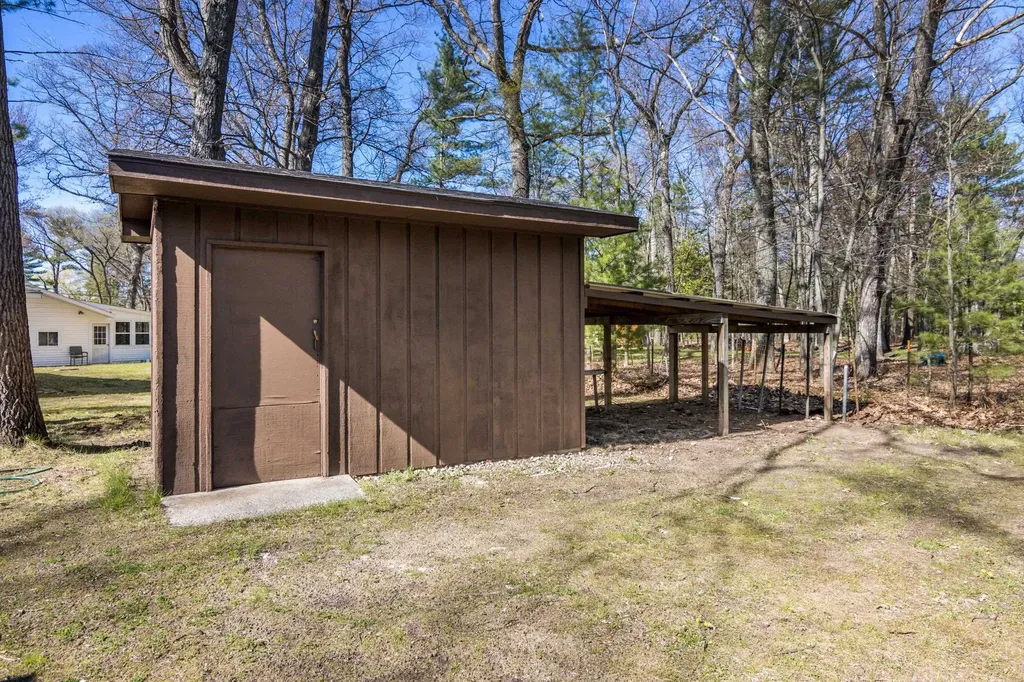 7736 NW Ladd Drive Clearwater Township MI 49676