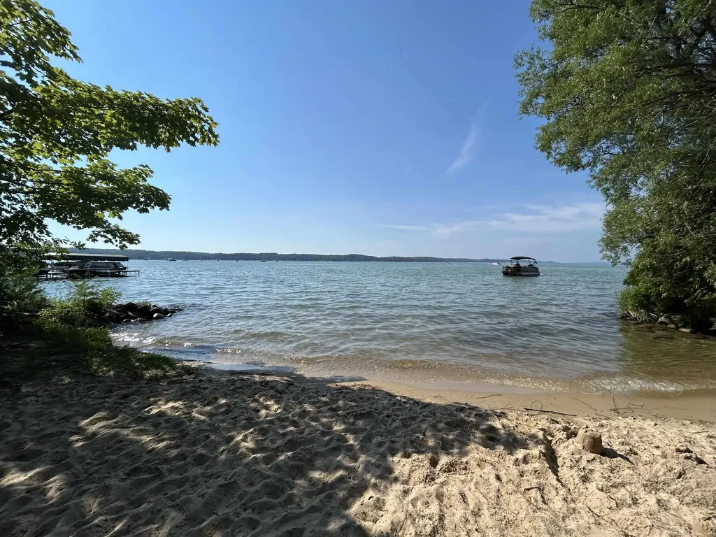 7736 NW Ladd Drive Clearwater Township MI 49676