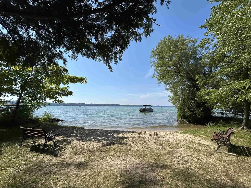 7736 NW Ladd Drive Clearwater Township MI 49676