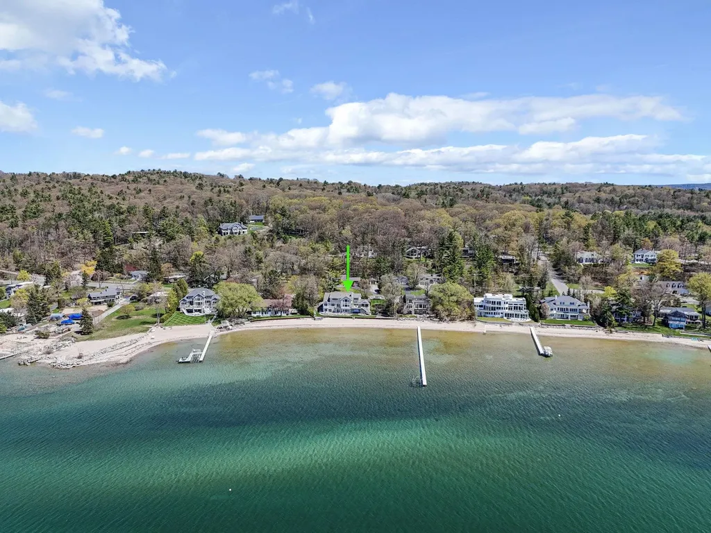 6525 Peninsula Drive Peninsula Township MI 49686