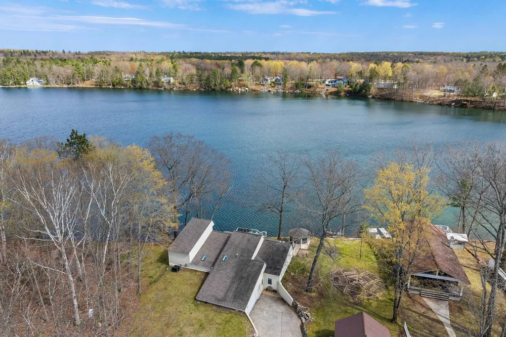 7093 Little Twin Lake Road NE Coldsprings Township MI 49659