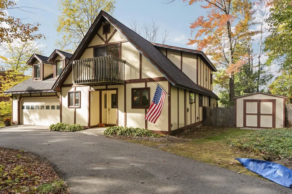 10176 Harmony Drive Green Lake Township MI 49643