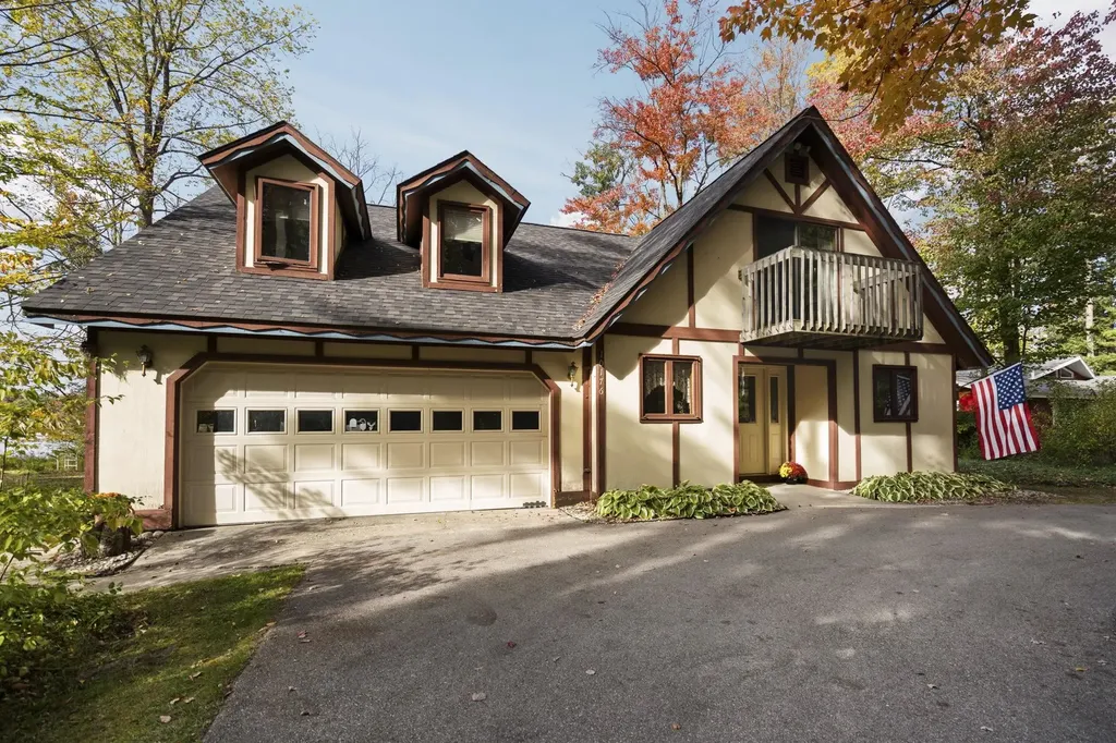 10176 Harmony Drive Green Lake Township MI 49643