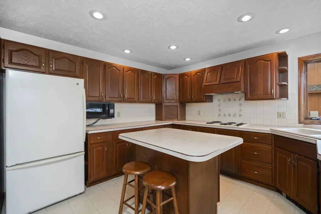 10176 Harmony Drive Green Lake Township MI 49643