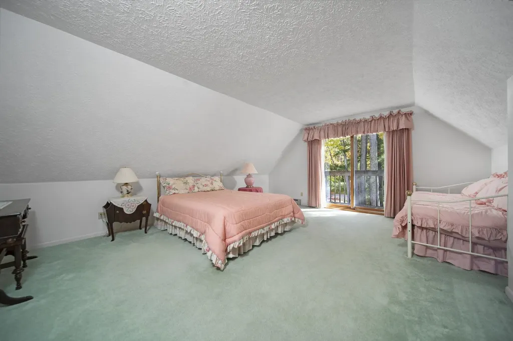 10176 Harmony Drive Green Lake Township MI 49643