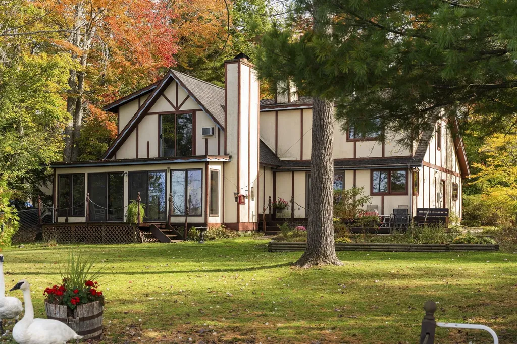 10176 Harmony Drive Green Lake Township MI 49643