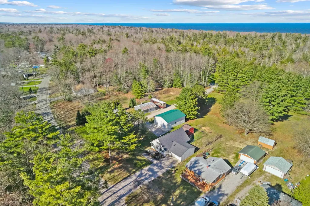 7936 E Cedar Lake Drive Oscoda Charter Township MI 48738