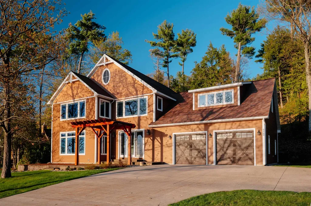 6860 Peninsula Drive Peninsula Township MI 49686