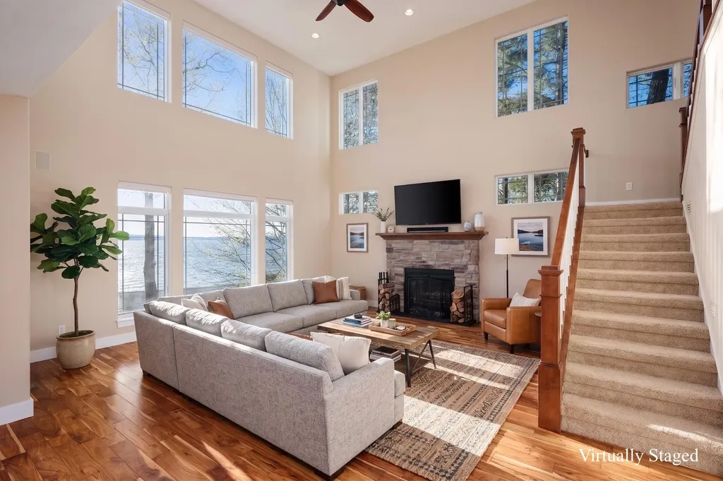 6860 Peninsula Drive Peninsula Township MI 49686