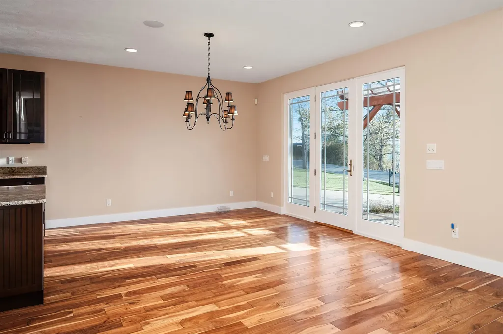 6860 Peninsula Drive Peninsula Township MI 49686