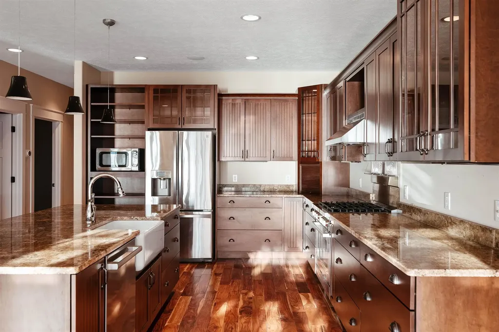6860 Peninsula Drive Peninsula Township MI 49686