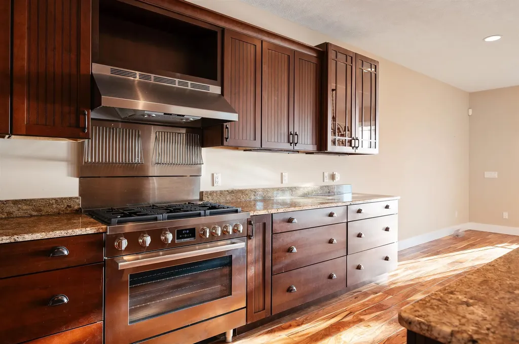 6860 Peninsula Drive Peninsula Township MI 49686