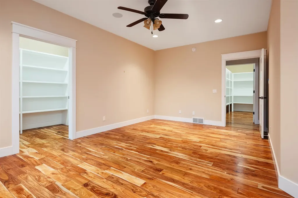 6860 Peninsula Drive Peninsula Township MI 49686