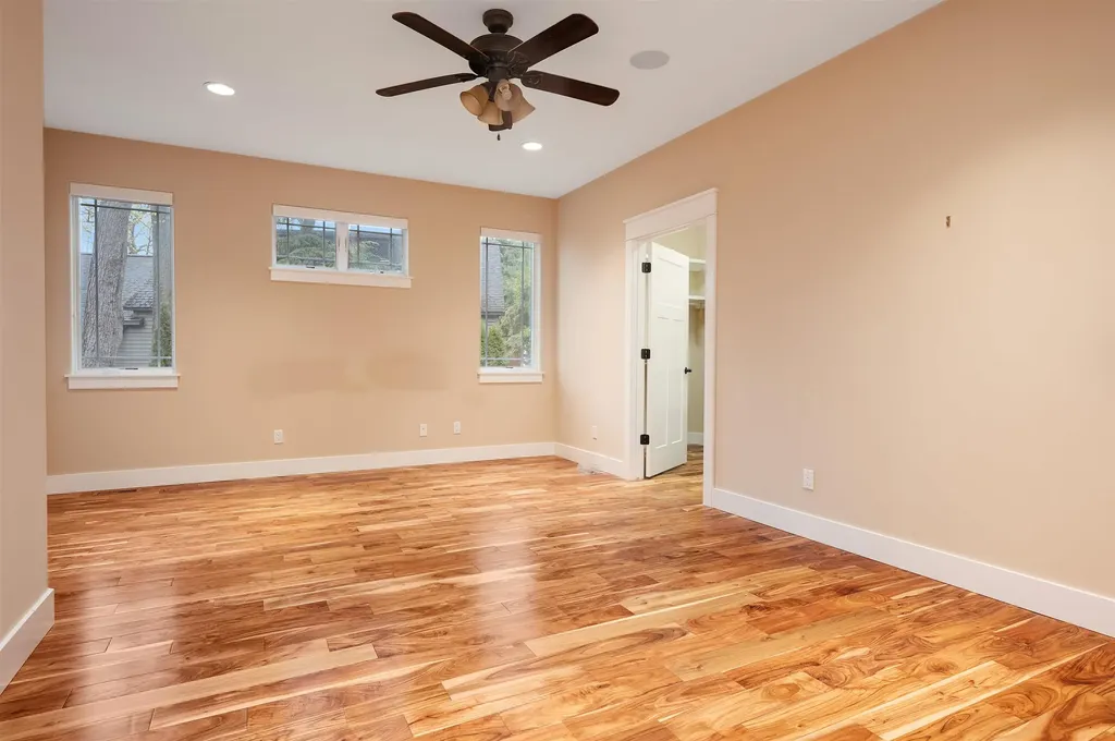 6860 Peninsula Drive Peninsula Township MI 49686