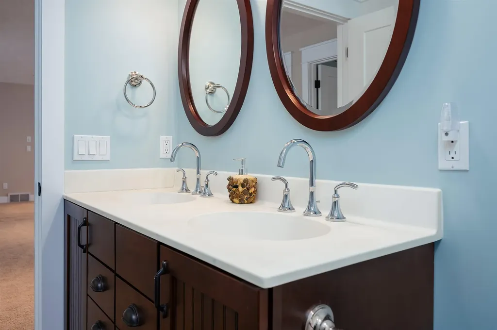 6860 Peninsula Drive Peninsula Township MI 49686