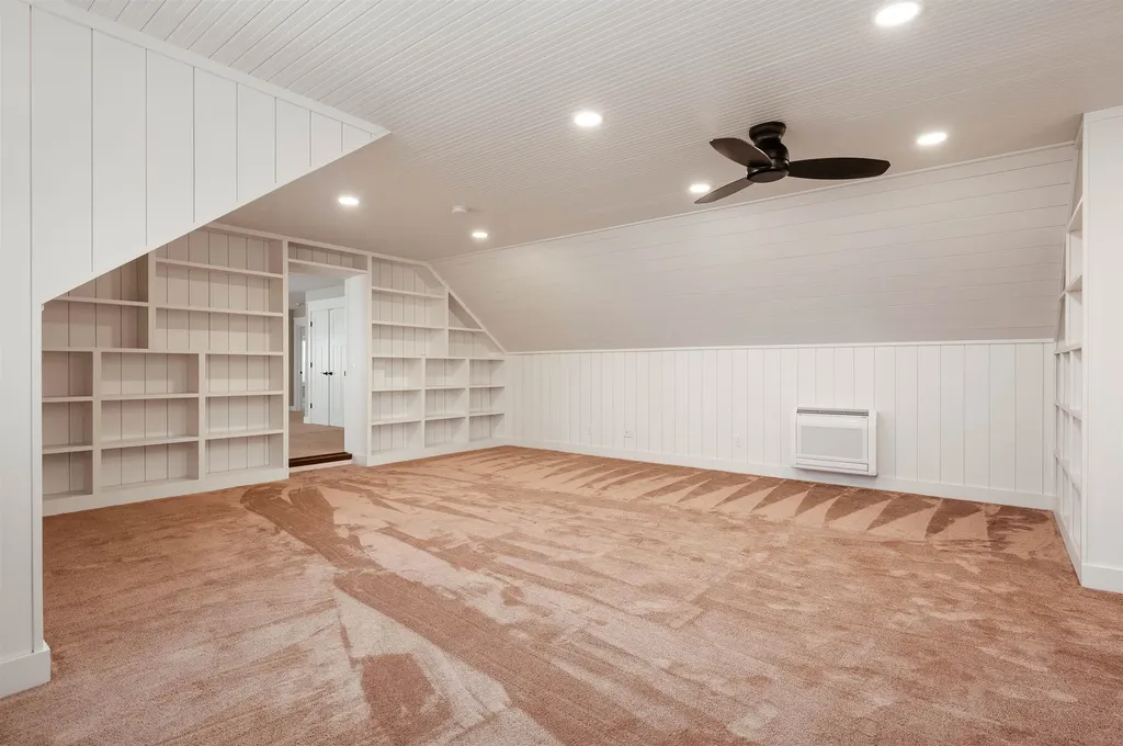 6860 Peninsula Drive Peninsula Township MI 49686