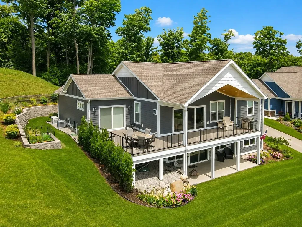 4245 Eagles View Garfield Charter Township MI 49684
