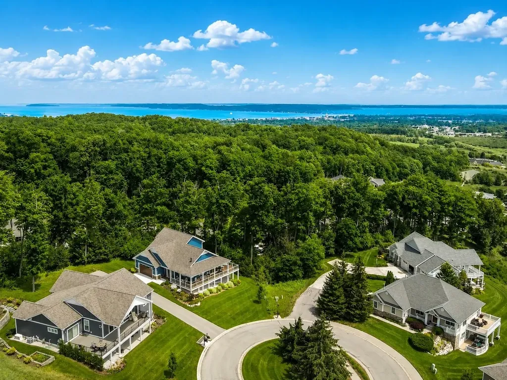4245 Eagles View Garfield Charter Township MI 49684