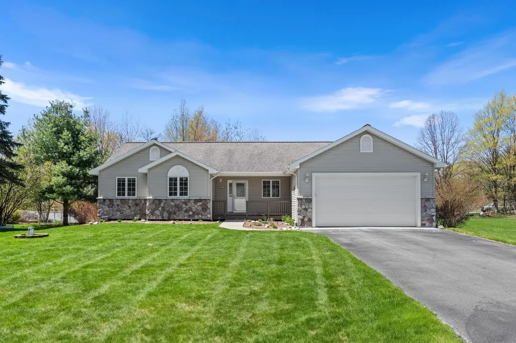 8673 Sun Bay Court Acme Township MI 49690