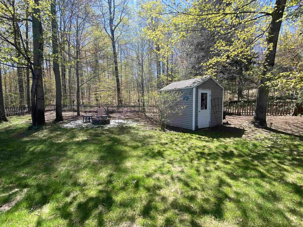 8600 Bent Pine Drive Almira Township MI 49650