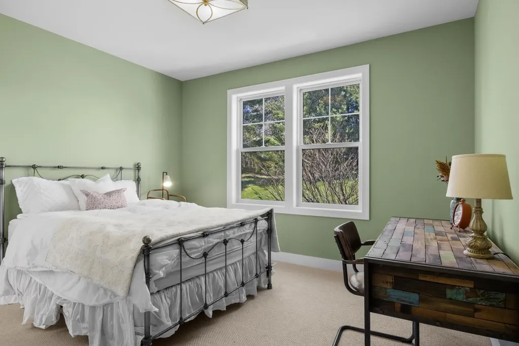 91 Vineyard Ridge Drive Peninsula Township MI 49686