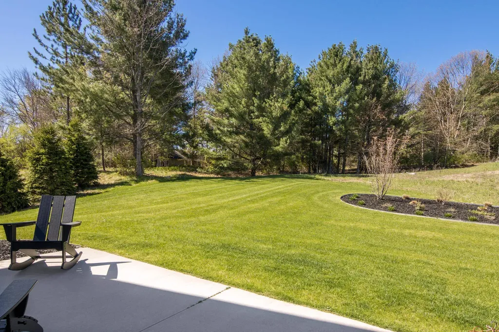 91 Vineyard Ridge Drive Peninsula Township MI 49686
