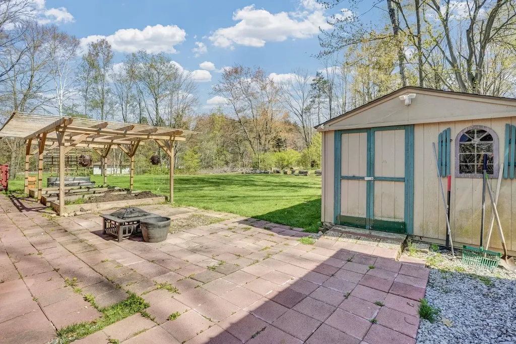 6304 Avon Lane Clam Lake Township MI 49601